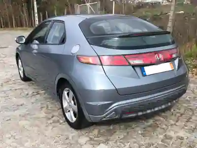 Honda Civic 2008 - 3500 EUR, 249000 km - AUTO.MOTO.pt - 249000km - foto 5 de 8