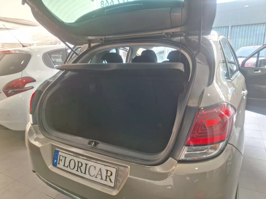 Citroën C4 2016 - 9900 EUR, 131000 km - AUTO.MOTO.pt - 131000km - foto 6 de 18