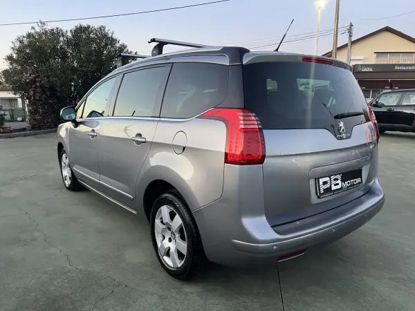 Peugeot 5008 2014 - 9990 EUR, 180460 km - AUTO.MOTO.pt - 180460km - foto 4 de 14