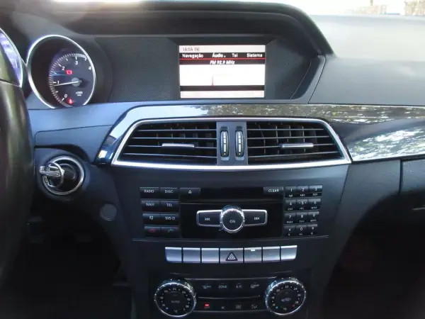 Mercedes-Benz C 180 2012 - 13490 EUR, 240000 km - AUTO.MOTO.pt - 240000km - foto 38 de 47