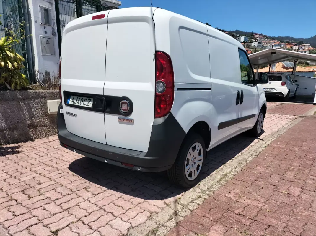 Fiat Doblo 2021 - 14950 EUR, 90000 km - AUTO.MOTO.pt - 90000km - foto 6 de 11