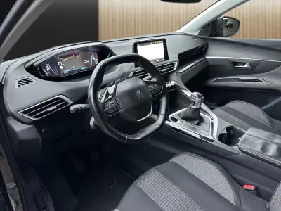 Peugeot 3008 2016 - 13800 EUR, 207000 km - AUTO.MOTO.pt - 207000km - foto 7 de 16