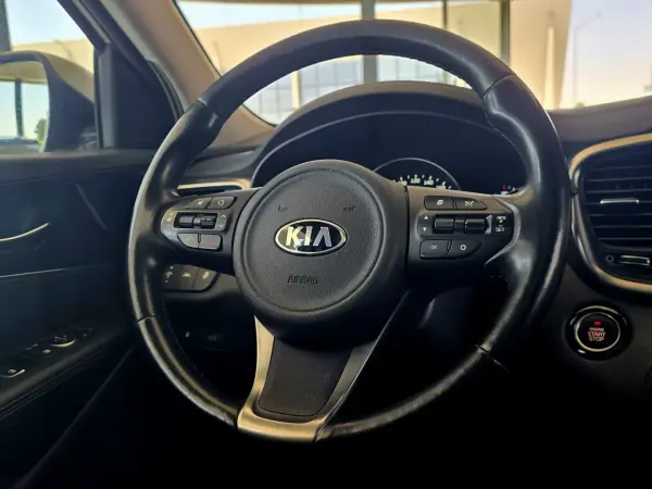 Kia Sorento 2017 - 17990 EUR, 151645 km - AUTO.MOTO.pt - 151645km - foto 11 de 34