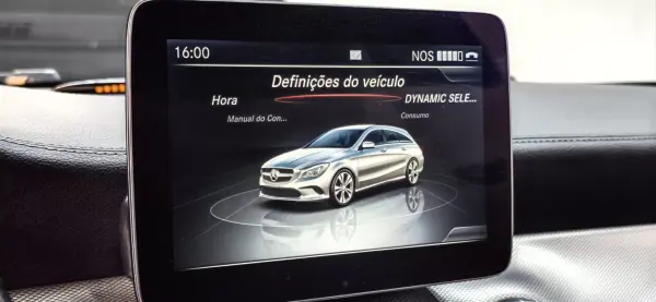Mercedes-Benz CLA 220 2017 - 21990 EUR, 170144 km - AUTO.MOTO.pt - 170144km - foto 37 de 39