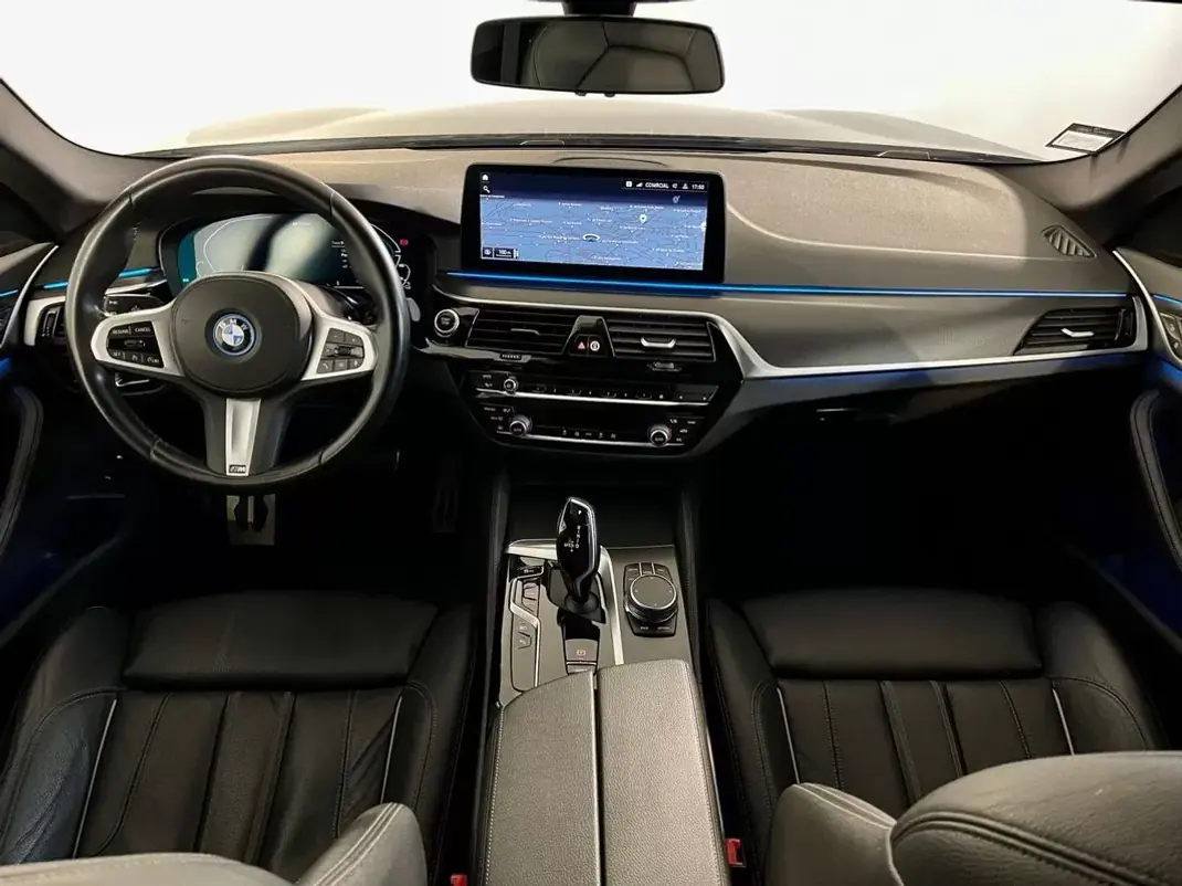 BMW 520 2022 - 32700 EUR, 89000 km - AUTO.MOTO.pt - 89000km - foto 2 de 41