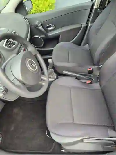 Renault Clio 2006 - 3900 EUR, 233869 km - 233869km - foto 13 de 15