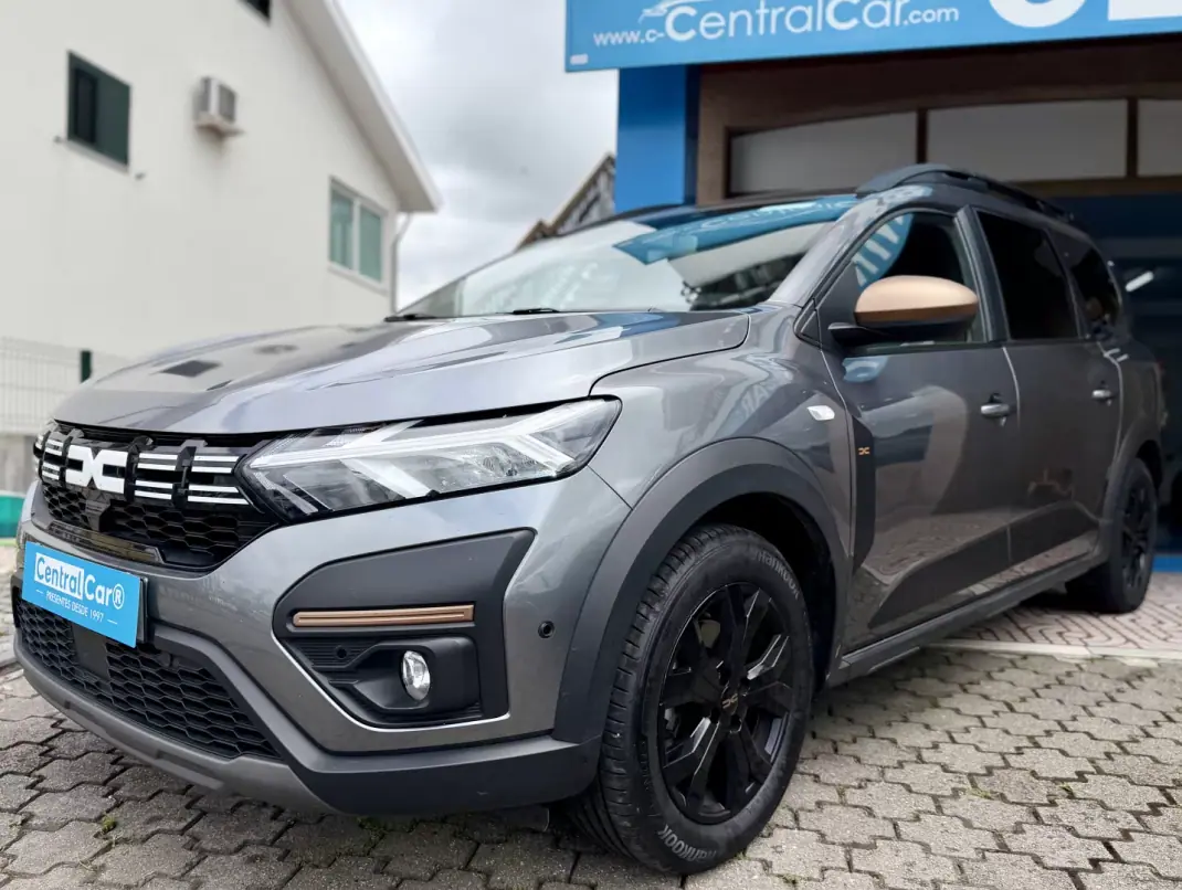 Dacia Jogger 2023 - 15950 EUR, 50000 km - AUTO.MOTO.pt - 50000km - foto 5 de 25
