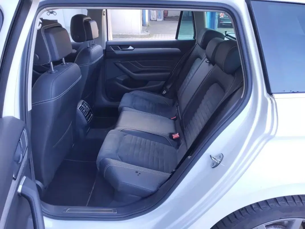 Volkswagen Passat Variant 2021 - 25750 EUR, 69386 km - 69386km - foto 8 de 9