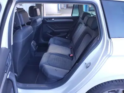 Volkswagen Passat Variant 2021 - 25750 EUR, 69386 km - AUTO.MOTO.pt - 69386km - foto 8 de 9