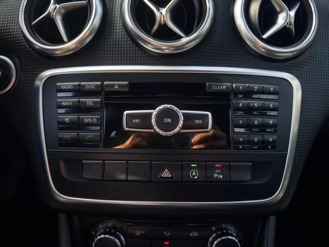 Mercedes-Benz A 180 2015 - 14990 EUR, 163000 km - 163000km - foto 26 de 37