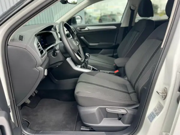 Volkswagen T-Roc 2025 - 28000 EUR, 12129 km - AUTO.MOTO.pt - 12129km - foto 10 de 18