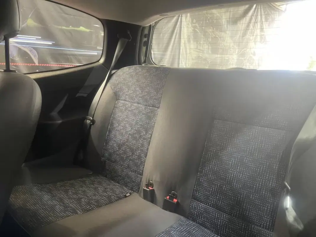 Renault Twingo 2012 - 6499 EUR, 72000 km - AUTO.MOTO.pt - 72000km - foto 24 de 26