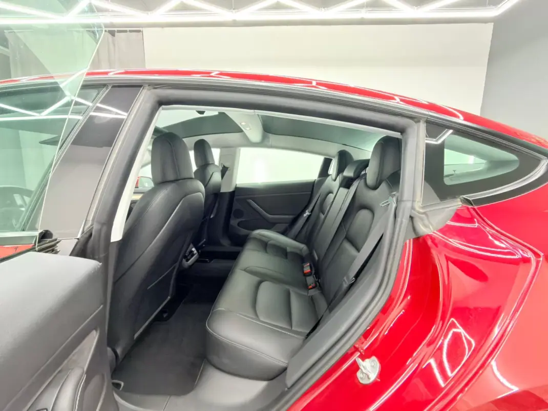 Tesla Model 3 2022 - 26999 EUR, 50900 km - AUTO.MOTO.pt - 50900km - foto 9 de 21