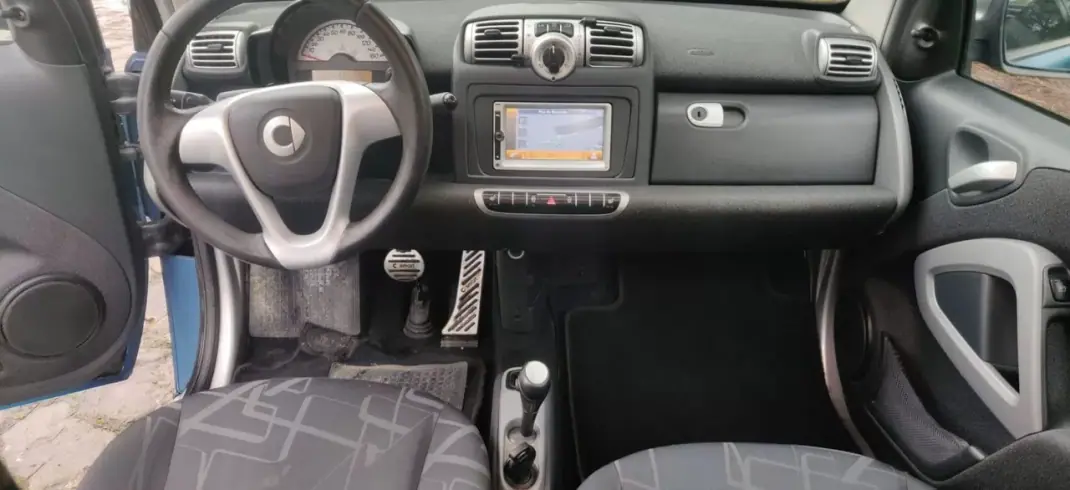 Smart Fortwo Cabrio 2010 - 6990 EUR, 155500 km - AUTO.MOTO.pt - 155500km - foto 21 de 37