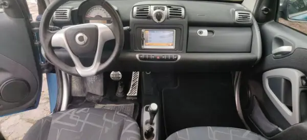 Smart Fortwo Cabrio 2010 - 6990 EUR, 155500 km - AUTO.MOTO.pt - 155500km - foto 21 de 37
