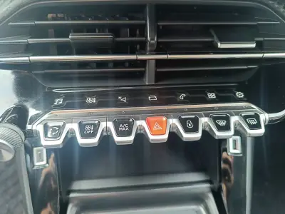 Peugeot 2008 2020 - 15900 EUR, 124990 km - AUTO.MOTO.pt - 124990km - foto 27 de 37