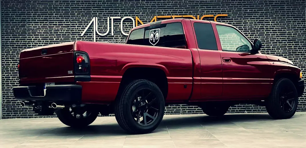 Dodge RAM 1998 - 24900 EUR, 110000 km - AUTO.MOTO.pt - 110000km - foto 4 de 17