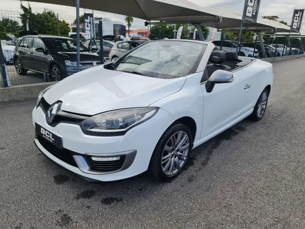 Renault Mégane Cabrio 2015 - 14990 EUR, 195000 km - AUTO.MOTO.pt - 195000km - foto 16 de 43