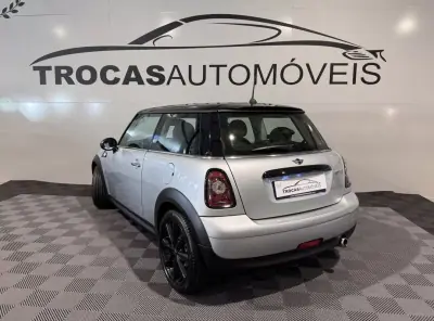 MINI 3 Portas 2010 - 8900 EUR, 211000 km - AUTO.MOTO.pt - 211000km - foto 27 de 33