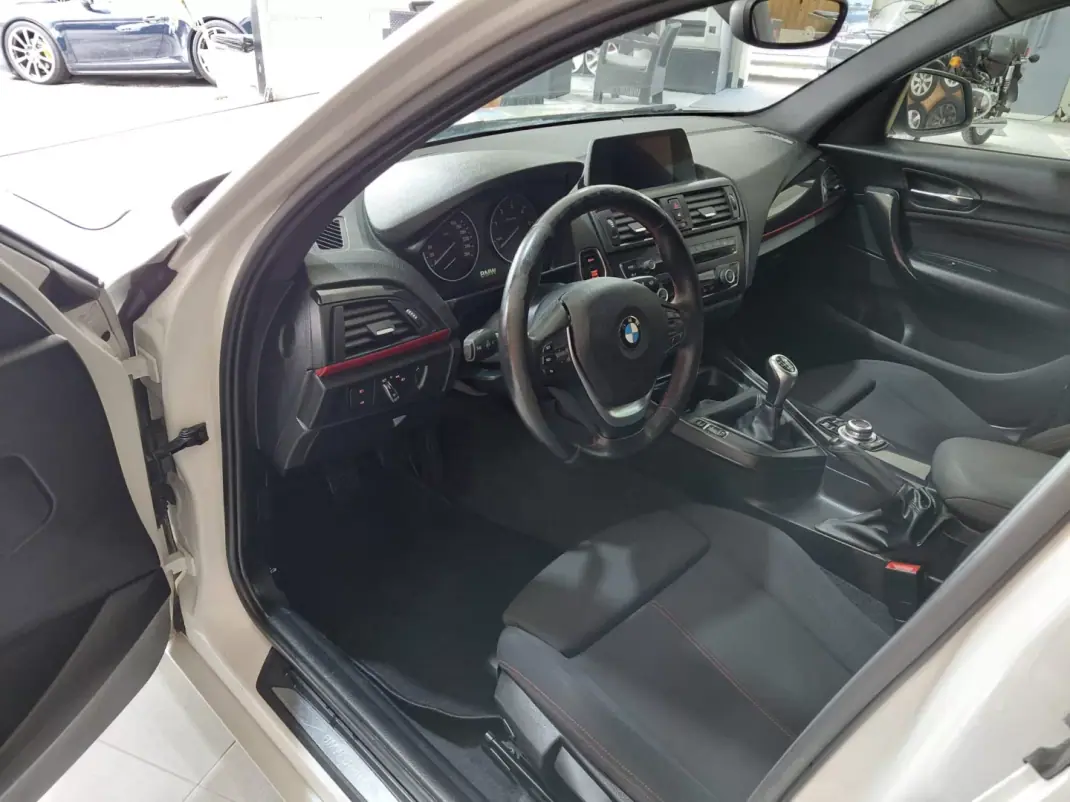 BMW 116 2013 - 11900 EUR, 218000 km - AUTO.MOTO.pt - 218000km - foto 7 de 18