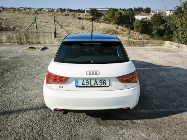 Audi A1 2010 - 9950 EUR, 236924 km - AUTO.MOTO.pt - 236924km - foto 15 de 43