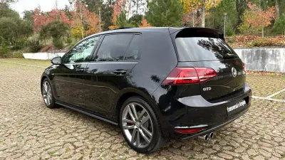 Volkswagen Golf 2015 - 21500 EUR, 176000 km - AUTO.MOTO.pt - 176000km - foto 17 de 24