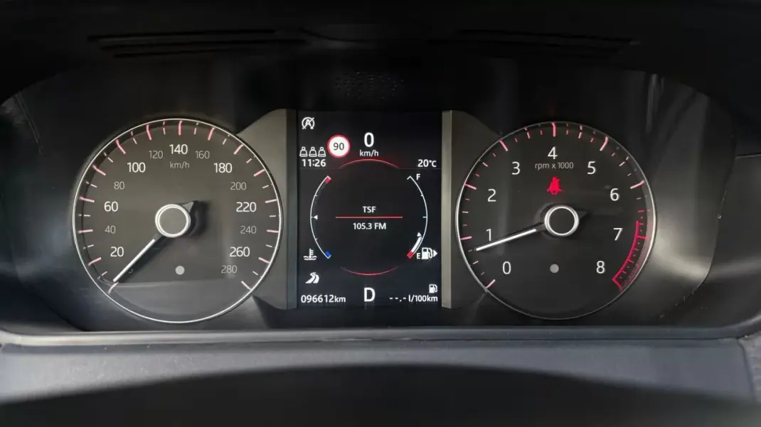 Land Rover Range Rover Velar 2019 - 37500 EUR, 96232 km - AUTO.MOTO.pt - 96232km - foto 11 de 31