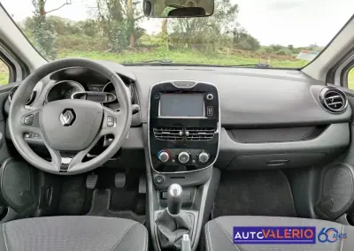 Renault Clio Sport Tourer 2017 - 10950 EUR, 89416 km - AUTO.MOTO.pt - 89416km - foto 11 de 17