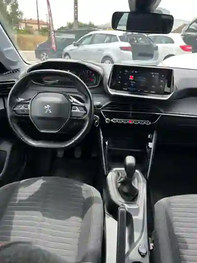 Peugeot 208 2020 - 12500 EUR, 67052 km - AUTO.MOTO.pt - 67052km - foto 9 de 10