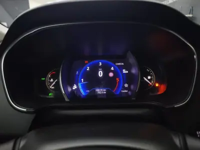Renault Mégane Sport Tourer 2018 - 14450 EUR, 246155 km - AUTO.MOTO.pt - 246155km - foto 27 de 37