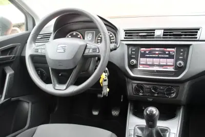 SEAT Ibiza 2019 - 10490 EUR, 196000 km - AUTO.MOTO.pt - 196000km - foto 10 de 14