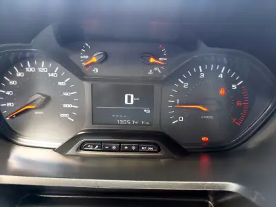 Peugeot Partner 1.6 HDI , 3 Lug. , Iva Dedutivel 2019 - 12480 EUR, 130000 km - AUTO.MOTO.pt - 130000km - foto 13 de 23