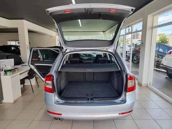 Skoda Octavia Break 2009 - 5750 EUR, 277000 km - AUTO.MOTO.pt - 277000km - foto 15 de 36