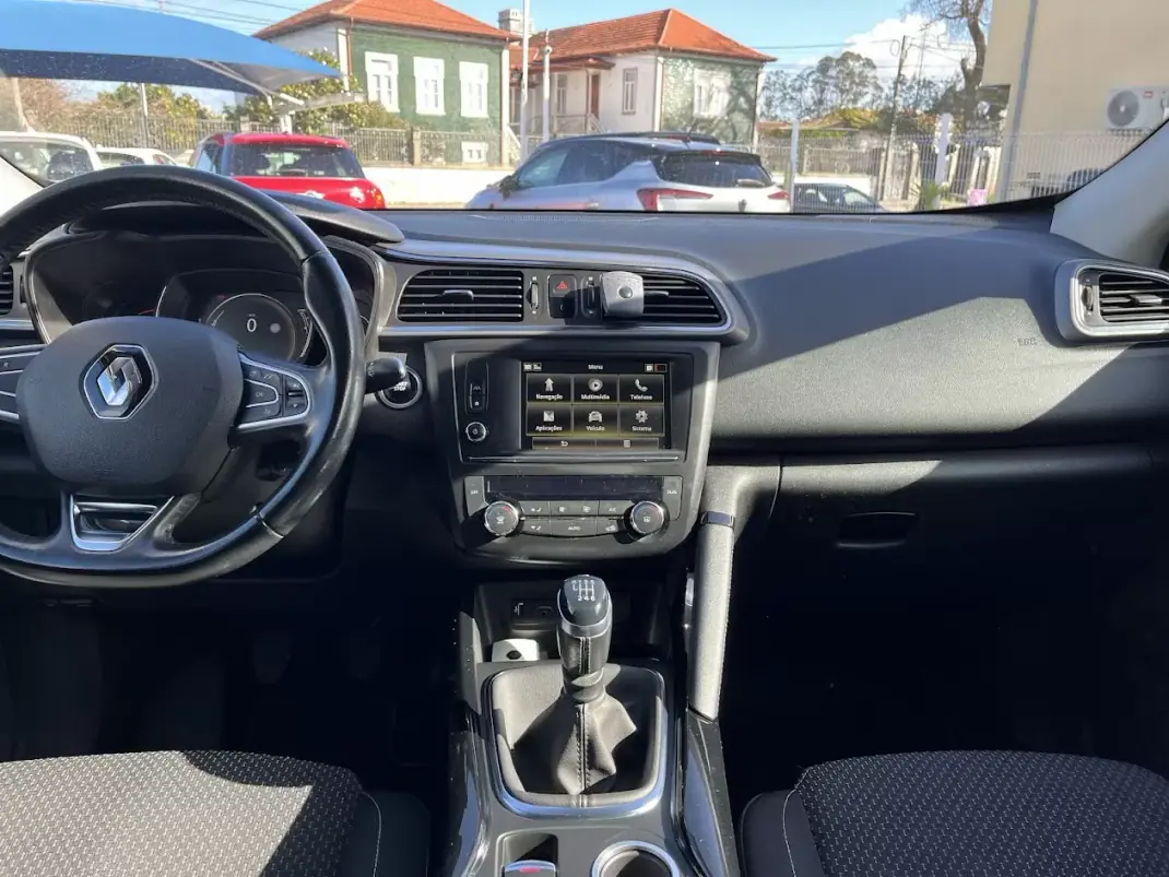 Renault Kadjar 2016 - 11950 EUR, 250000 km - AUTO.MOTO.pt - 250000km - foto 12 de 42