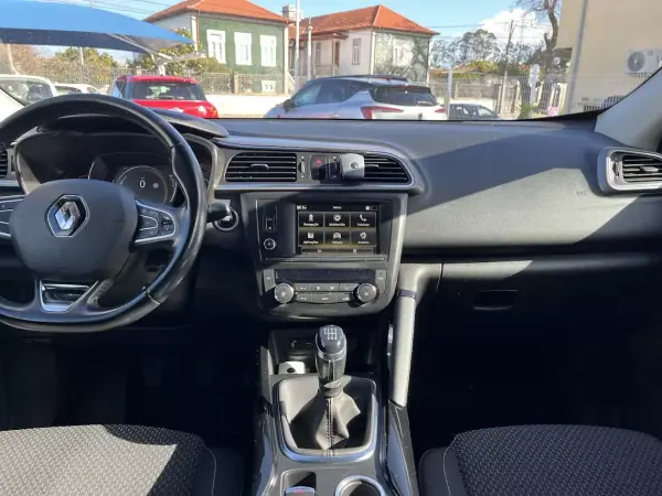 Renault Kadjar 2016 - 11950 EUR, 250000 km - AUTO.MOTO.pt - 250000km - foto 12 de 42