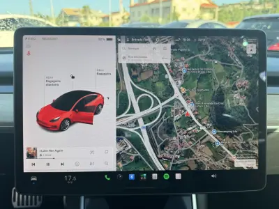 Tesla Model 3 2019 - 21999 EUR, 149000 km - AUTO.MOTO.pt - 149000km - foto 11 de 22