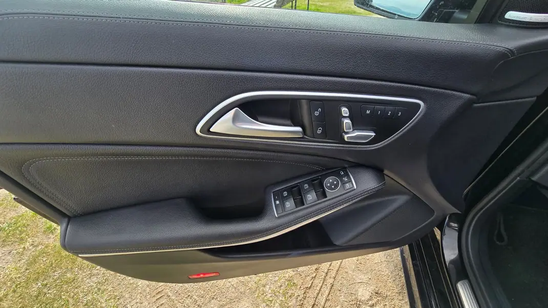 Mercedes-Benz CLA 45 AMG 2016 - 30990 EUR, 85000 km - AUTO.MOTO.pt - 85000km - foto 10 de 14
