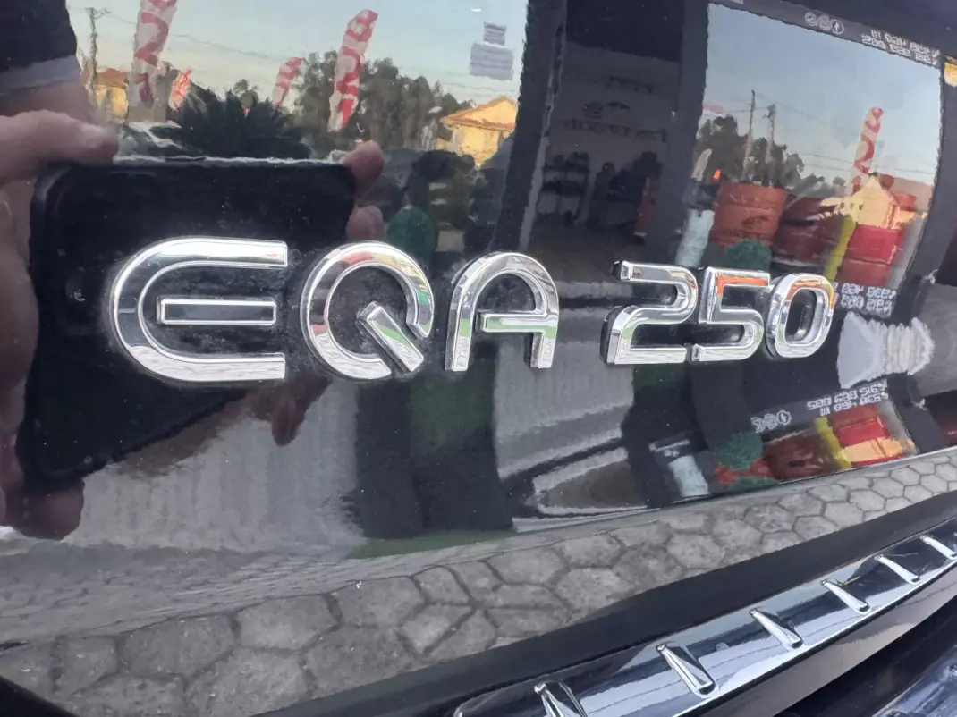 Mercedes-Benz EQA 2021 - 28900 EUR, 92000 km - 92000km - foto 31 de 50