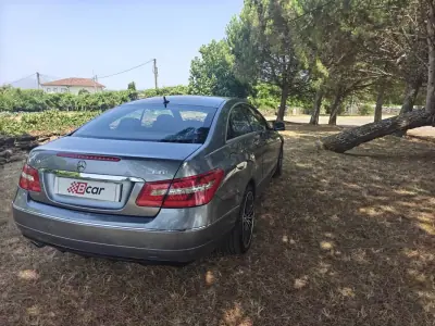 Mercedes-Benz E 220 2010 - 15499 EUR, 202000 km - AUTO.MOTO.pt - 202000km - foto 12 de 35