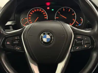 BMW 520 2018 - 24990 EUR, 153000 km - AUTO.MOTO.pt - 153000km - foto 22 de 52