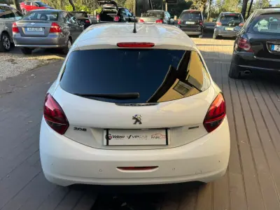 Peugeot 208 2019 — foto 4 de 20
