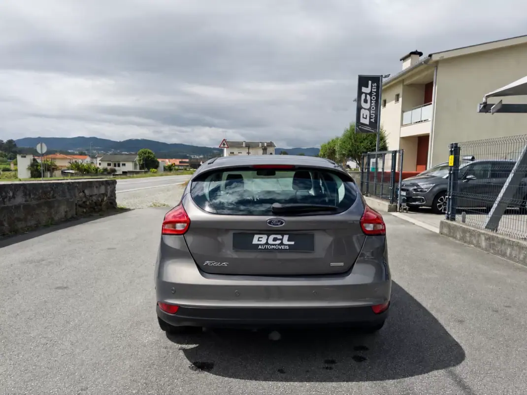 Ford Focus 2016 - 9990 EUR, 103000 km - AUTO.MOTO.pt - 103000km - foto 6 de 42