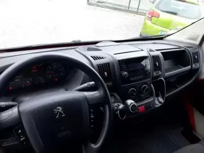 Peugeot BOXER 2.0 HDI C IVA 2017 - 12999 EUR, 100000 km - AUTO.MOTO.pt - 100000km - foto 8 de 11