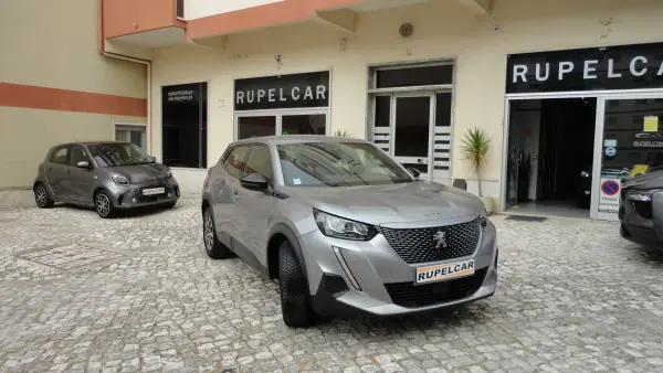 Peugeot e-2008 2023 - 18750 EUR, 81638 km - AUTO.MOTO.pt - 81638km - foto 17 de 20