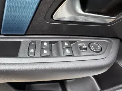 Citroën e-C4 2022 - 18500 EUR, 65000 km - AUTO.MOTO.pt - 65000km - foto 45 de 48