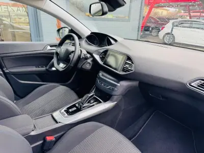Peugeot 308 SW 2020 - 16999 EUR, 150000 km - AUTO.MOTO.pt - 150000km - foto 17 de 23