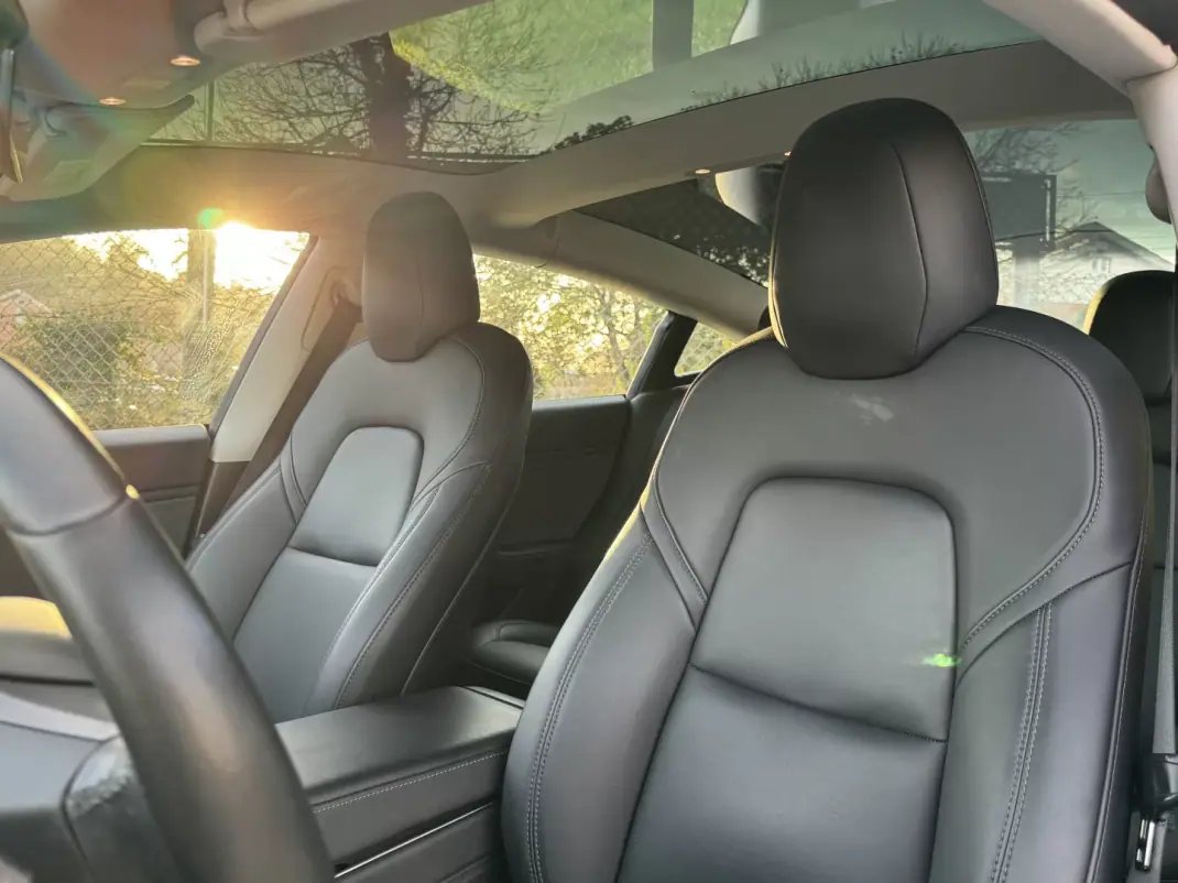Tesla Model 3 2019 - 25999 EUR, 60000 km - AUTO.MOTO.pt - 60000km - foto 22 de 24
