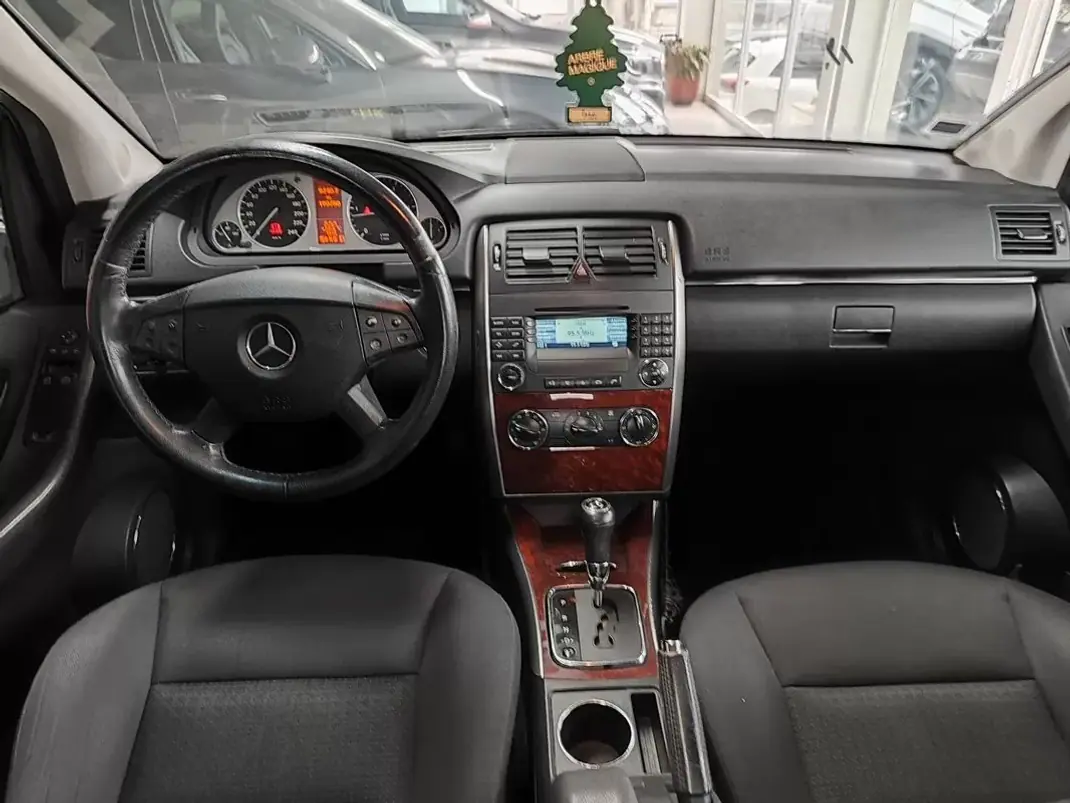 Mercedes-Benz B 200 2006 - 8250 EUR, 190000 km - AUTO.MOTO.pt - 190000km - foto 24 de 34