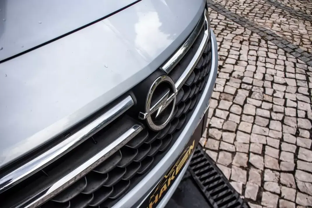 Opel Astra Sports Tourer 2016 - 7750 EUR, 120277 km - AUTO.MOTO.pt - 120277km - foto 9 de 38