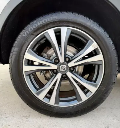 Nissan Qashqai 2018 - 18990 EUR, 111000 km - AUTO.MOTO.pt - 111000km - foto 10 de 39